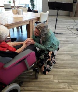 foto 1 op 1 contact voor mensen met dementie